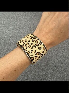 Plunder Gold Tone Brown Tan Horsehair Leopard Print Statement Bracelet
